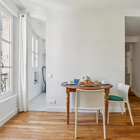 Escapade Elegante Dans Le Marais Paříž