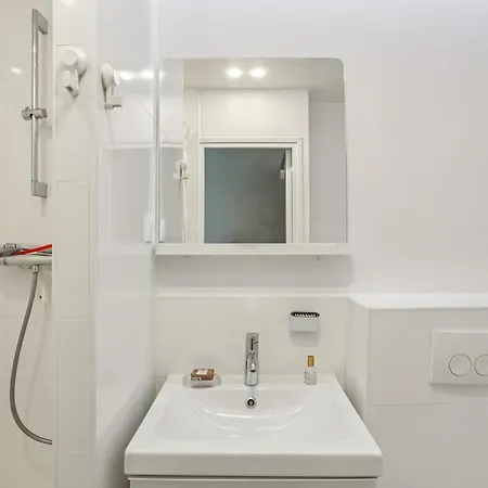 Escapade Elegante Dans Le Marais Paryż