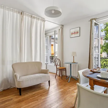 Escapade Elegante Dans Le Marais